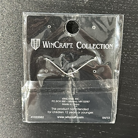 LA Kings NHL Hockey Earrings - Picture 3 of 3